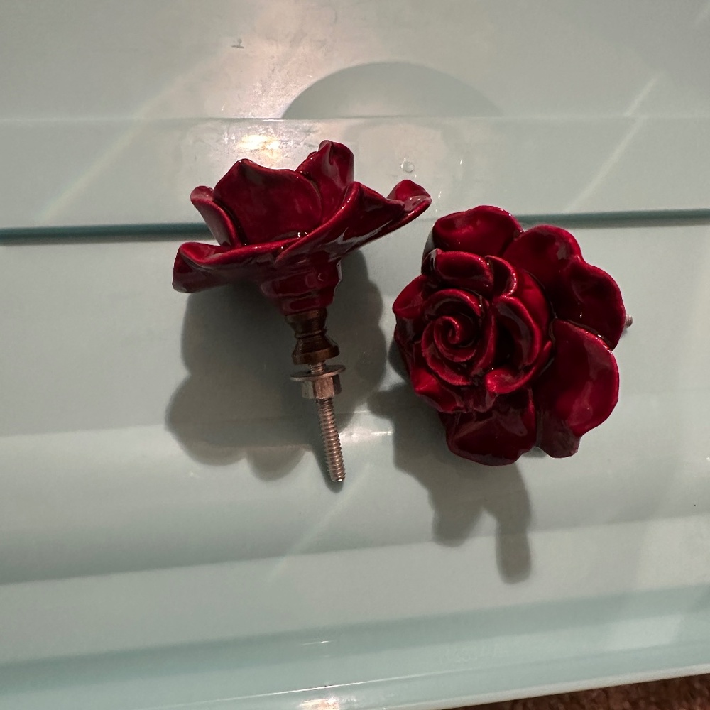 Red Rose closet knob